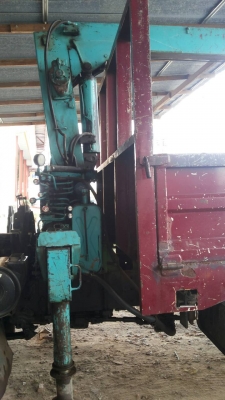 รถอีซูซุ 6 ล้อ ติดเครน 3 ตัน. FTR  195 แรงม้า.  ปี 38    สนใจติดต่อ  081 - 6079515