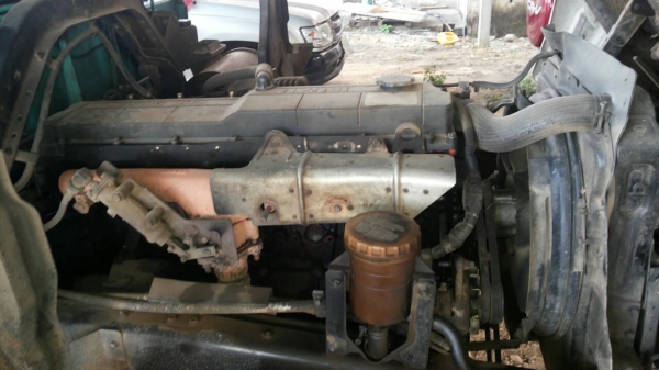 รถอีซูซุ 6 ล้อ ติดเครน 3 ตัน. FTR  195 แรงม้า.  ปี 38    สนใจติดต่อ  081 - 6079515