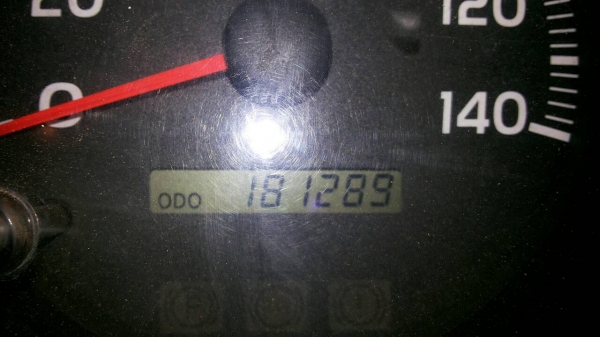 รถฮีโน่ 6 ล้อดั้ม 175 แรงม้า. ปี 54   ( รถวิ่ง 18x,xxx กว่า กม. )     สนใจติดต่อ  081 - 6079515