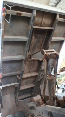 รถฮีโน่ 6 ล้อดั้ม 175 แรงม้า. ปี 54   ( รถวิ่ง 18x,xxx กว่า กม. )     สนใจติดต่อ  081 - 6079515