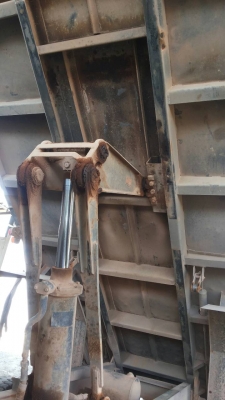 รถฮีโน่ 6 ล้อดั้ม 175 แรงม้า. ปี 54   ( รถวิ่ง 18x,xxx กว่า กม. )     สนใจติดต่อ  081 - 6079515