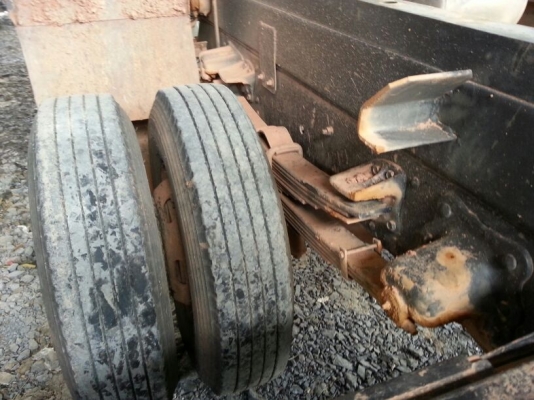 รถฮีโน่ 6 ล้อดั้ม 175 แรงม้า. ปี 54   ( รถวิ่ง 18x,xxx กว่า กม. )     สนใจติดต่อ  081 - 6079515