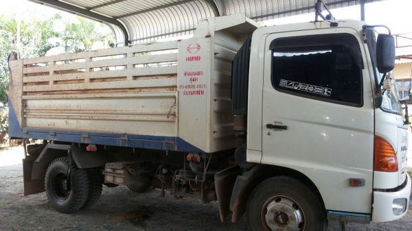 รถฮีโน่ 6 ล้อดั้ม 175 แรงม้า. ปี 54   ( รถวิ่ง 18x,xxx กว่า กม. )     สนใจติดต่อ  081 - 6079515