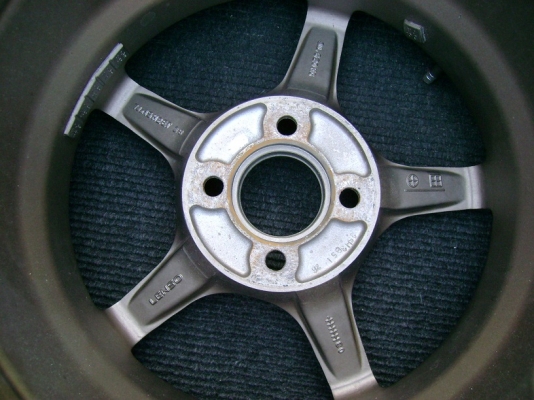 แม็กซ์ LENSO ขอบ 15" 4 รู100 พร้อมยาง สภาพดี 6,500.- แม็กซ์ LENSO ขอบ 15" 4 รู100 พร้อมยาง สภาพดี 6,500.-