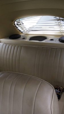 โฟล์คเต่าโบราณสวยสีดีเครื่องเสียงกระหึ่มแอร์เย็นจนหนาว