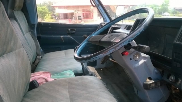 ขาย 6 ล้อ NPR59L จดทะเบียนปี 38 กระบะยาว 4.30 เมตร เครื่อง 4BD1 115 แรงม้า เกียร์สั้น พวงมาลัยพาวเวอร์ ทะเบียนพร้อมโอนครับ