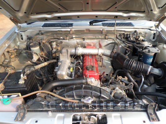 ขายรถกระบะนิสสันบิ๊กเอ็มแค๊ปฝาแดงปี40/1997 เครื่องแน่นๆประหยัดน้ำมันสุดๆสีเก็บมาใหม่สวยไร้ตำหนิบางๆครัชชีไม่มีผุช่วงล่างแน่นปึก ภาษี+พรบ เต็มกพ.59+ทะเบียนพร้อมชุดโอน สภาพพร้อมใช้งาน  แอร์เย็นจัด+ชีีดีMP3+USB+แบตเตอร์รี่ใหม่+แม๊กไลเนอร์+ยางดี4เส้นขาย139,99