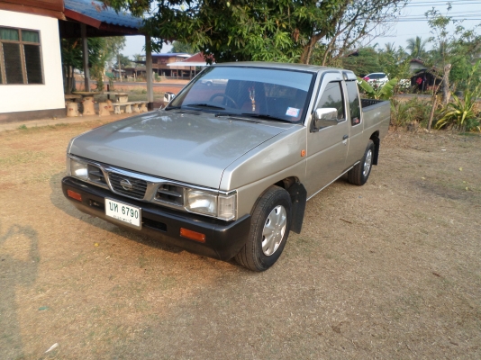 ขายรถกระบะนิสสันบิ๊กเอ็มแค๊ปฝาแดงปี40/1997 เครื่องแน่นๆประหยัดน้ำมันสุดๆสีเก็บมาใหม่สวยไร้ตำหนิบางๆครัชชีไม่มีผุช่วงล่างแน่นปึก ภาษี+พรบ เต็มกพ.59+ทะเบียนพร้อมชุดโอน สภาพพร้อมใช้งาน  แอร์เย็นจัด+ชีีดีMP3+USB+แบตเตอร์รี่ใหม่+แม๊กไลเนอร์+ยางดี4เส้นขาย139,99