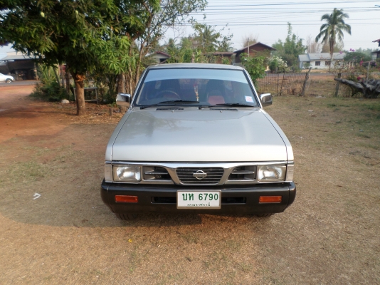 ขายรถกระบะนิสสันบิ๊กเอ็มแค๊ปฝาแดงปี40/1997 เครื่องแน่นๆประหยัดน้ำมันสุดๆสีเก็บมาใหม่สวยไร้ตำหนิบางๆครัชชีไม่มีผุช่วงล่างแน่นปึก ภาษี+พรบ เต็มกพ.59+ทะเบียนพร้อมชุดโอน สภาพพร้อมใช้งาน  แอร์เย็นจัด+ชีีดีMP3+USB+แบตเตอร์รี่ใหม่+แม๊กไลเนอร์+ยางดี4เส้นขาย139,99