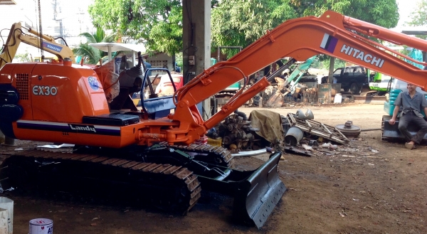 ขายรถแบ็คโฮ HITACHI EX30-2 เครื่อง4สูบ" ปั๊มนิ้วคอนโทลสั้น"(มีลายหัวกระแทรค)(มีVDOชม) ติดต่อ 085-5632278 นายภานุกูล