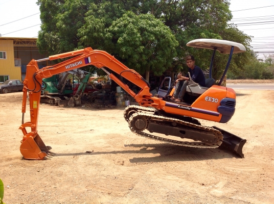 ขายรถแบ็คโฮ HITACHI EX30-2 เครื่อง4สูบ" ปั๊มนิ้วคอนโทลสั้น"(มีลายหัวกระแทรค)(มีVDOชม) ติดต่อ 085-5632278 นายภานุกูล