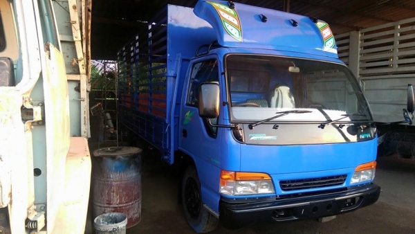 6 ล้อNPR เครื่อง 130 แรง ยาว 5 เมตร รถสวยพร้อมใช้งานครับ 6 ล้อNPR เครื่อง 130 แรง ยาว 5 เมตร รถสวยพร้อมใช้งานครับ