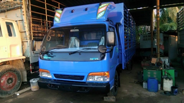 6 ล้อNPR เครื่อง 130 แรง ยาว 5 เมตร รถสวยพร้อมใช้งานครับ