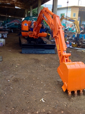 ขายรถแบ็คโฮ HITACHI EX30-2 เครื่อง4สูบ" ปั๊มนิ้วคอนโทลสั้น"(มีลายหัวกระแทรค)(มีVDOชม)ติดต่อ 085-5632278 นายภานุกูล