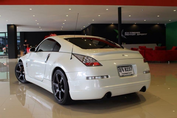 ขาย Nissan Fairlady 350Z สีขาวแท้ ชุดแต่ง Nismo แท้จากญี่ปุ่น Tunning by Murayama 1962 ล้อAVS model T6 แท้ขอบ 19 โช็คพร้อมสปิง NF210 แท้ญี่ปุ่นตรงรุ่น ท่อRSW แท้ญี่ปุ่น ไฟท้าย LED ICHIKOH แท้ญี่ปุ่น ภายในเครฟล่า กาบบรรไดข้าง กาบหลัง มีไฟแท้ญี่ปุ่น เบาะไฟฟ