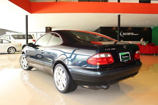 Merced Benz CLK 200 sport coupe สภาพเดิมทั้งคัน ภายในใหม่เอี่ยม อุปกรณ์ทุกอย่างอยู่ครบๆ แม็ก BARBUS BLOCK 5 18 แท้ เหมาะสำหรับผู้ที่ชอบความ คลาสสิค หรูรา เดิมๆ บอกได้เลยว่าราคานี้กับสภาพแบบนี้ไม่ต้องไปหา ราคาเพียง 699,000 ต่ำสุดในตลาด มีคันเดี๋ยวไม่มีอีกแ