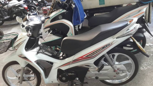 ขาย Honda Wave 125 i ปี 55 สตาร์ทมือ ล้อแม็กเทียม เครื่องดี ชุดสีดี เล่มพร้อมโอน
