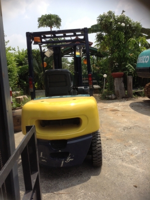 +++ ขายโฟล์คลิฟท์  KOMATSU FD25-14  ขนาด 2.5  ตัน (รถนอก)  เสา 4.3  เมตร  เกียร์ออโตเมติค  งา 1,070  มม.  ยางตันใหม่ครับ