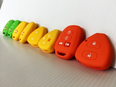 **ซิลิโคนหุ้มกุญแจ Toyota,Hondaทุกรุ่น ราคาเพื่อนบ้าน  มีให้เลือกหลากสีสัน colorful**มีรูป