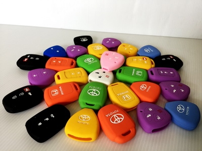 **ซิลิโคนหุ้มกุญแจ Toyota,Hondaทุกรุ่น ราคาเพื่อนบ้าน  มีให้เลือกหลากสีสัน colorful**มีรูป