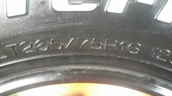 ขายยาง bf mud km2 265/75/16. ปี 11