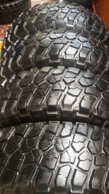 ขายยาง bf mud km2 265/75/16. ปี 11
