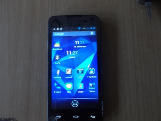 โทรสัพ i-STYLE น่าจอแตก นอกนั้นใช้งานได้ปกติ 300