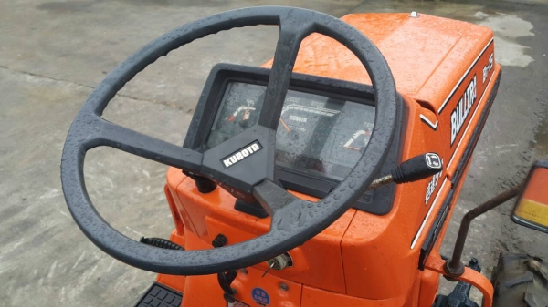 ขาย รถไถนา KUBOTA 15 แรง รุ่น B1-15- มือสองญี่ปุ่น ขาย รถไถนา KUBOTA 15 แรง รุ่น B1-15- มือสองญี่ปุ่น