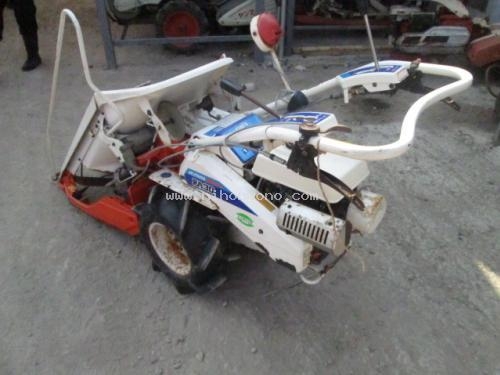 รถเกี่ยวข้าวเดินตาม KUBOTA RA30 รหัสสินค้า : 80802450 หรือเพิ่มเติมไดที่ www.nihonmono.com รถเกี่ยวข้าวเดินตาม KUBOTA RA30 รหัสสินค้า : 80802450 หรือเพิ่มเติมไดที่ www.nihonmono.com