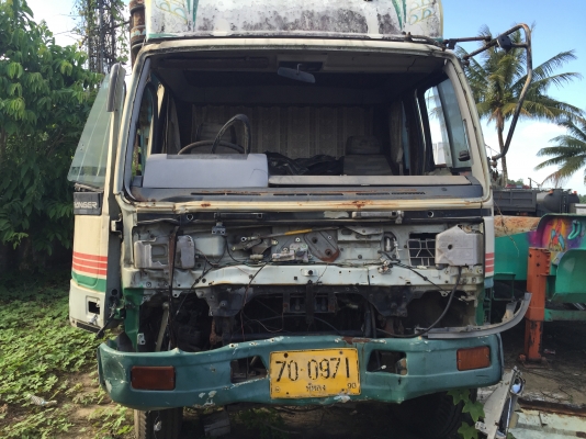 10ล้อเพลาเดียว185แรง..ไปจูบมาชนหน้า..เก็บซ่อมได้.ขายตามสภาพ เล่มพร้อม...