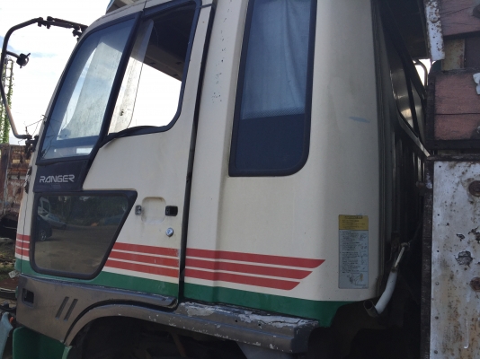 10ล้อเพลาเดียว185แรง..ไปจูบมาชนหน้า..เก็บซ่อมได้.ขายตามสภาพ เล่มพร้อม...