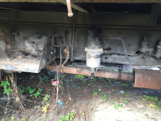 10ล้อเพลาเดียว185แรง..ไปจูบมาชนหน้า..เก็บซ่อมได้.ขายตามสภาพ เล่มพร้อม...