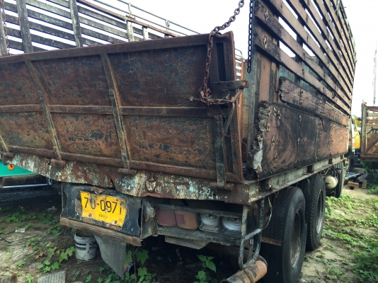 10ล้อเพลาเดียว185แรง..ไปจูบมาชนหน้า..เก็บซ่อมได้.ขายตามสภาพ เล่มพร้อม...