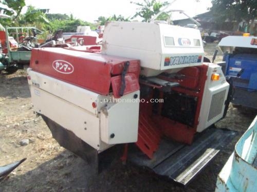 รถเกี่ยวข้าวนั่งขับ   YANMAR    CA11X  รหัสสินค้า : 80802447 หรือเพิ่มเติมไดที่ www.nihonmono.com