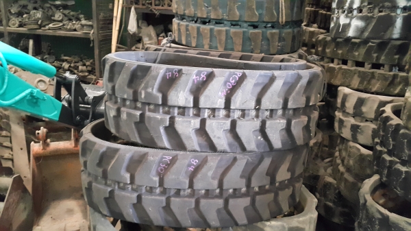 ขาย แทร็กยาง สภาพสวย 84ข้อ 300-52.5-84  มือสองญี่ปุ่น