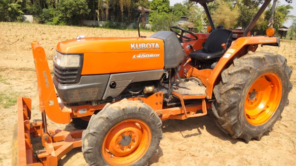 ขายรถไถคูโบต้าL 4508 di ใบมีดดันหน้ารถพร้อมใช้งานครับ