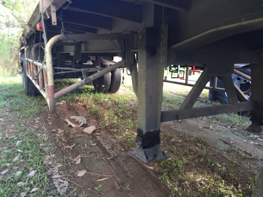 18ล้อหัวลาก260แรงและหางพื้นเรียบยาว12มติดNGV 8 ถัง...รถใช้งานอยู่ สภาพดีใช้ได้..เล่มพร้อมโอน..