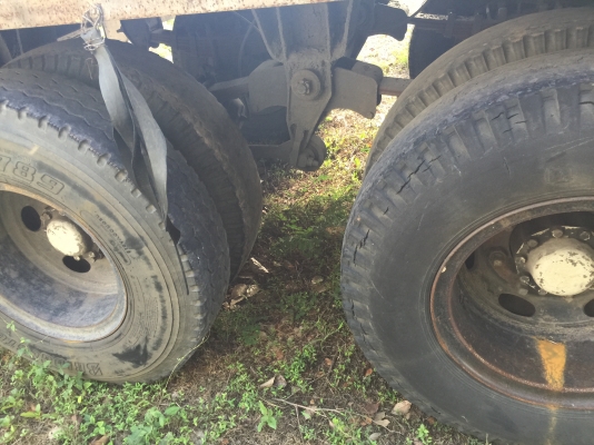 18ล้อหัวลาก260แรงและหางพื้นเรียบยาว12มติดNGV 8 ถัง...รถใช้งานอยู่ สภาพดีใช้ได้..เล่มพร้อมโอน..