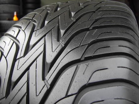 ยางauroraขอบ18 ยาง265/60/18 ปี11  ดอกเต็มใช้ได้อีกนานครับ