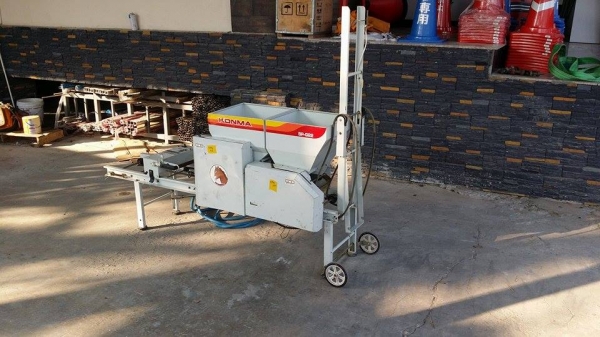 เครื่องโรยเมล็ด KONMAR เก่าญี่ปุ่น รุ่น SP-G22 สภาพสวยพร้อมใช้งาน เหมาะสำหรับนาดำ เครื่องโรยเมล็ด KONMAR เก่าญี่ปุ่น รุ่น SP-G22 สภาพสวยพร้อมใช้งาน เหมาะสำหรับนาดำ