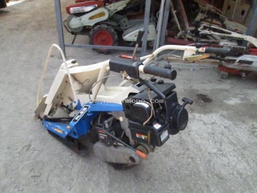 รถเกี่ยวข้าวเดินตาม   ISEKI   RL25   รหัสสินค้า : 80802428  หรือเพิ่มเติมไดที่ www.nihonmono.com