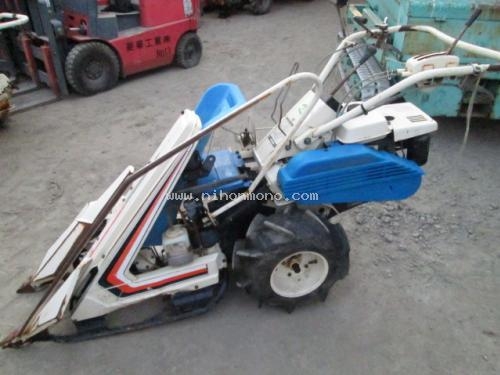 รถเกี่ยวข้าวเดินตาม   ISEKI    RL30    รหัสสินค้า : 80802360  หรือเพิ่มเติมไดที่ www.nihonmono.com