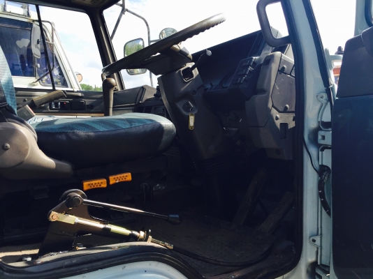 6ล้อ195แรงติดเครน3.3ตันท้องปลิง V รถสวยพร้อมใช้..บิ้วใหม่ทั้งคัน