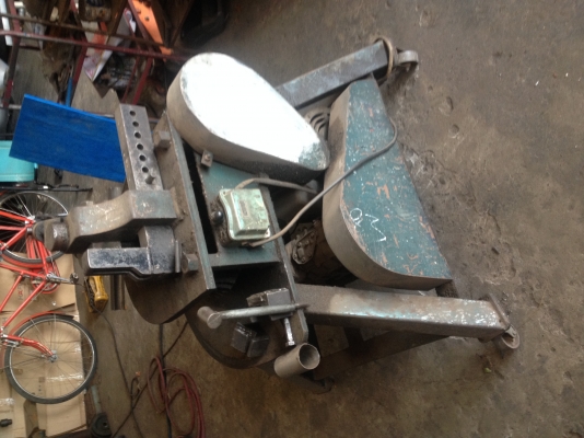 แยกขายอุปกรณ์หรือเซ้งอุปกรณ์และสินค้า อู่ท่อไอเสีย ซ่อมรถยนต์ ราคาต่อรองได้ รีบใช้เงินคับ