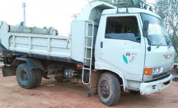 HINO KM 500 - 120 HP WO4D หกล้อดั๊มพ์ กระบะดั๊มพ์เหล็ก 4 ตันความยาว 3.60 เมตรสภาพดีสวยพร้อมบรรทุกได้เลย เครื่องยนต์แรงดีแห้งดีไม่เยิ้ม หัวเก๋งวางใหม่สวยๆภายในเก๋งคอนโซลครบพร้อม พวงมาลัยธรรมดา ช่วงล่างแน่นดีคัชซีไม่มีแตกบวม คานหน้า 6 น็อตติด F หน้าหลังครบ HINO KM 500 - 120 HP WO4D หกล้อดั๊มพ์ กระบะดั๊มพ์เหล็ก 4 ตันความยาว 3.60 เมตรสภาพดีสวยพร้อมบรรทุกได้เลย เครื่องยนต์แรงดีแห้งดีไม่เยิ้ม หัวเก๋งวางใหม่สวยๆภายในเก๋งคอนโซลครบพร้อม พวงมาลัยธรรมดา ช่วงล่างแน่นดีคัชซีไม่มีแตกบวม คานหน้า 6 น็อตติด F หน้าหลังครบ