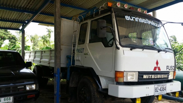 รถ 6 ล้อพร้อมเครนTADANO