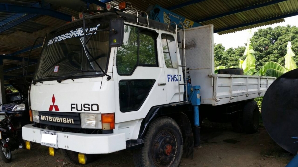 รถ 6 ล้อพร้อมเครนTADANO