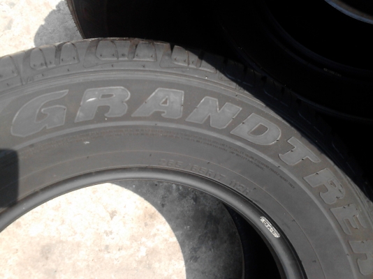265/65R17 DUNLOP GRANDTREK PT2  ชุด 4 เส้น ปี 2014 ใหม่ๆ ไม่มีปะ tel.081-427-3941