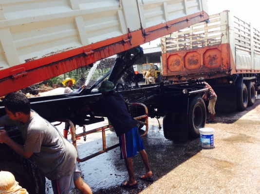 ขายนิสสัน UD เครื่อง 285 แรงม้า 2 เพลา แม่-ลูก ทำเครื่องมาใหม่ไม่กี่เดือน รถใช้งานบรรทุกปาล์มอยู่ เอาไปใช้ได้เลย ติดต่อ 081-970-1769  ราคาลดเหลือ870000 บาท