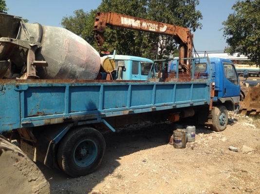 รถปะกอบ6ล้อยาว7เมรตติดเคน2ตันเครื่องอีสุ6สูบ มีทะเบียน